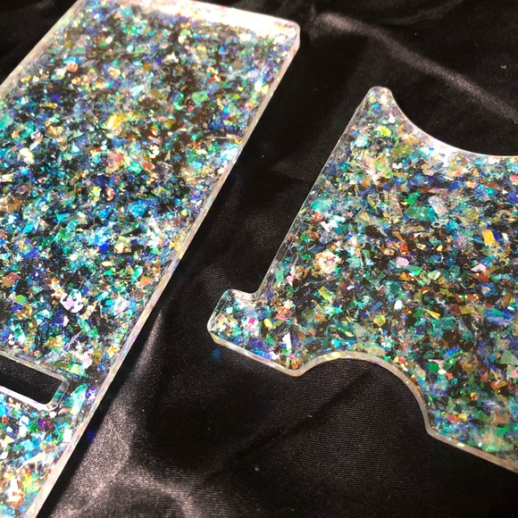 Aurora Rainbow Confetti Phone Stand - Picture 14 of 14